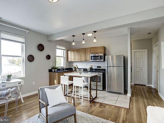 Open & inviting floor plan