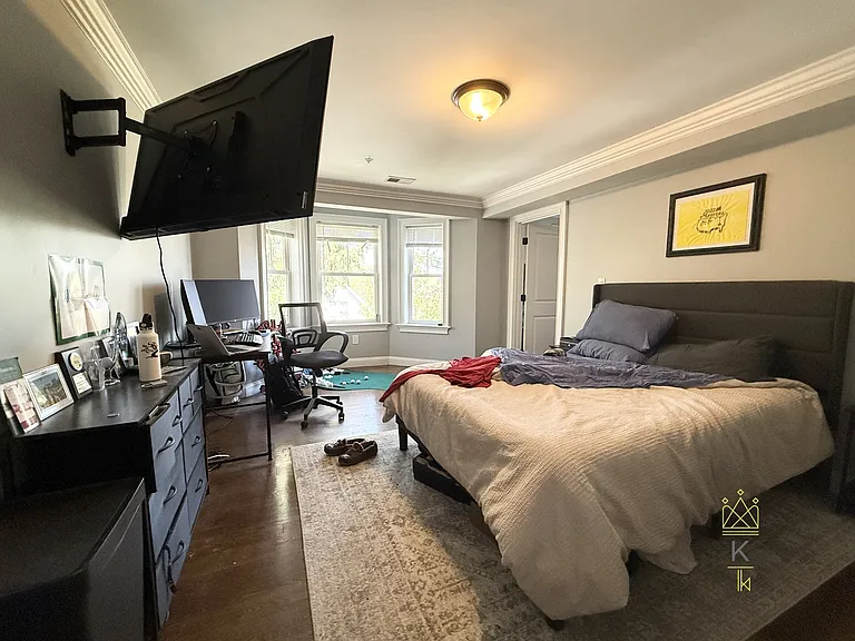8 Nira Ave #3 — Photo 4