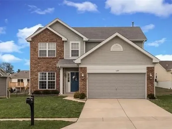 1689 Westlake Cir, Pacific, MO 63069