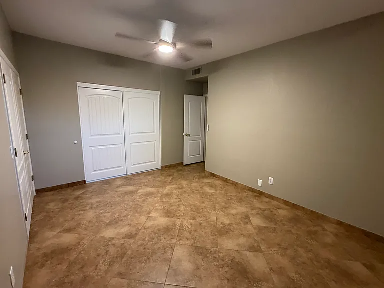 1850 W Desert Ln — Photo 23