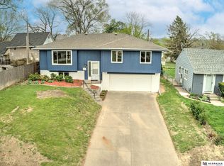 807 S 51st St, Omaha, NE 68106