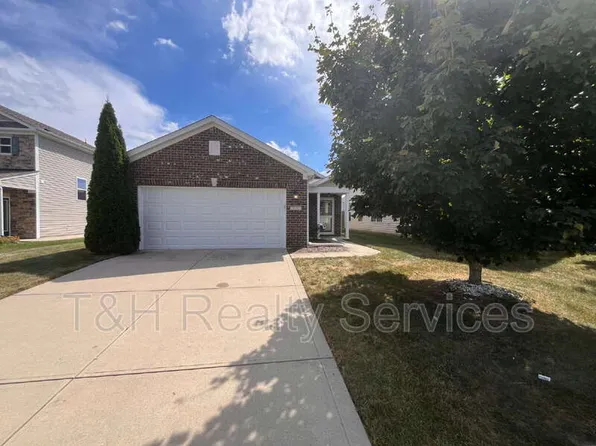 5771 White Pine Rd, Whitestown, IN 46075