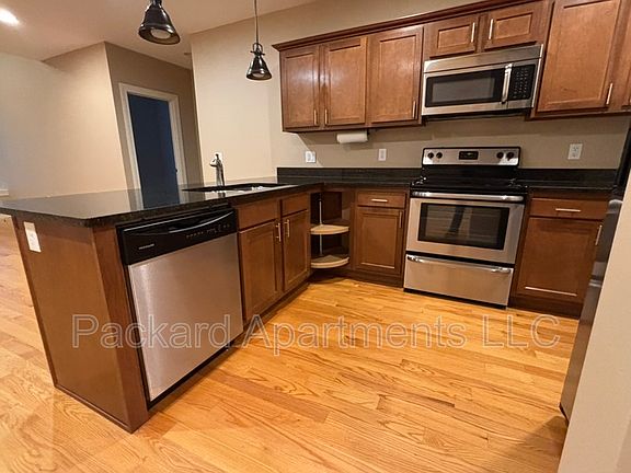 5th image of 260 Washington Ave APT 206
