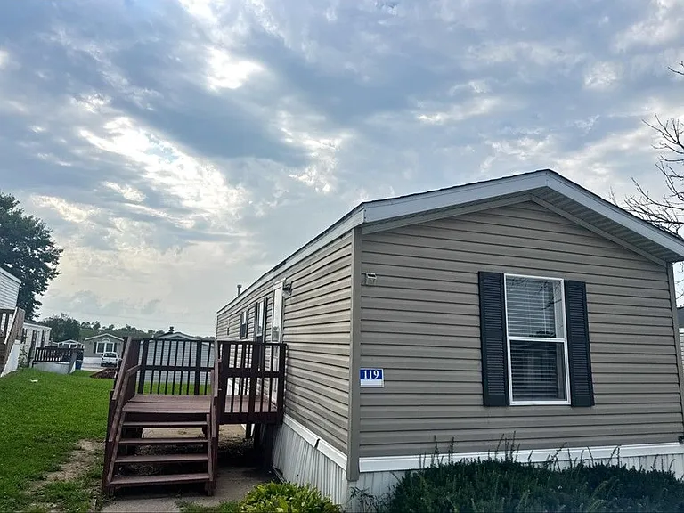 Five Seasons Davenport — Photo 12