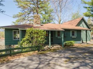 305 Country Club Dr, Waynesville, NC 28786