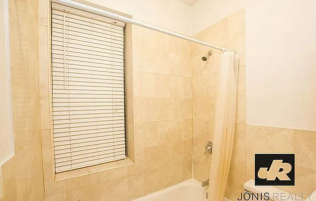 Rented by Jonis Realty | media 4