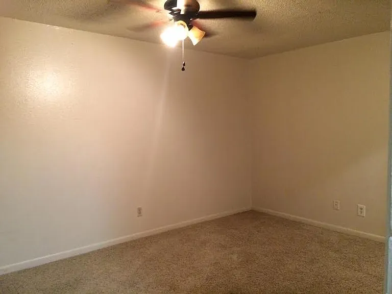 900 E South St #3 — Photo 5