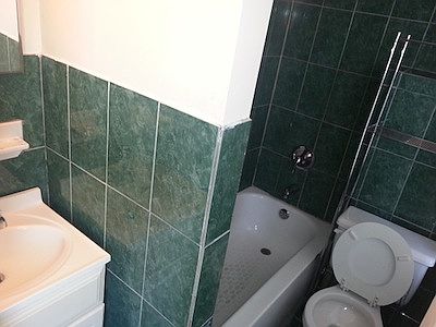 4th image of 958 Pacific St #3