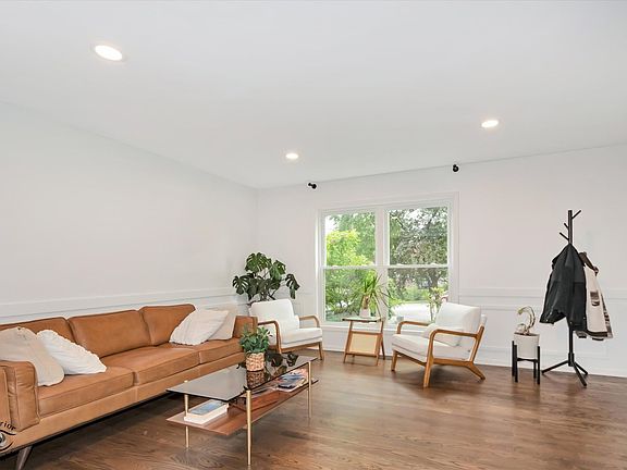 4th image of 1123 Barber Ct