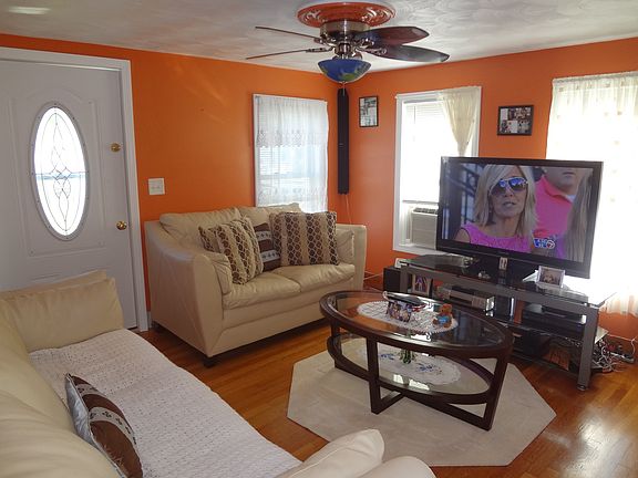 2nd image of 61 Glendale Ave