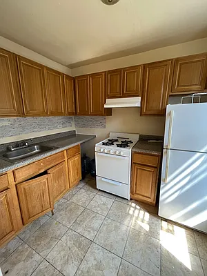 Rented by NYC LUXURY APT RENTALS CO LLC | media 3