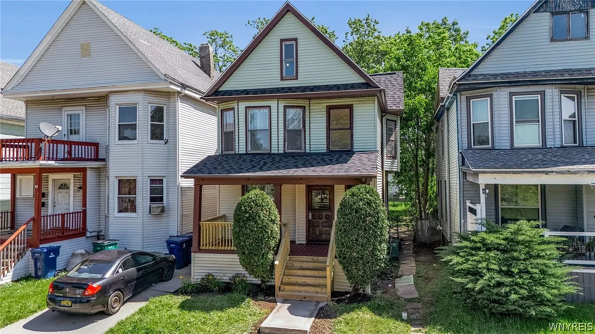 4 bed, 1.5 bath, 1498 sqft, $2,100 — Photo 3