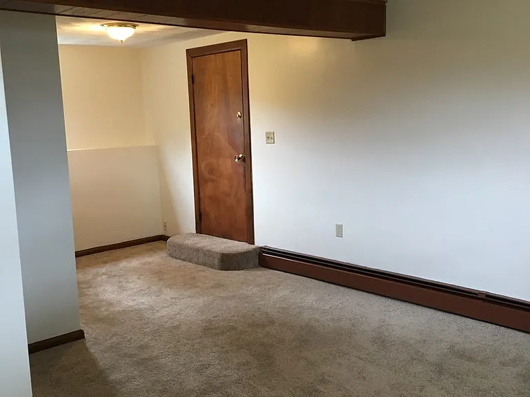 58 Versailles St — Photo 18