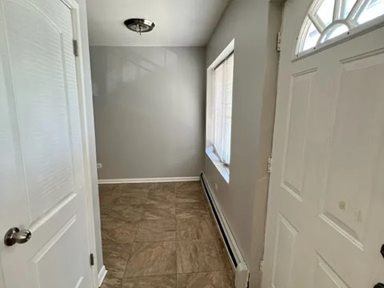 4801 N Ridgeway — Photo 9
