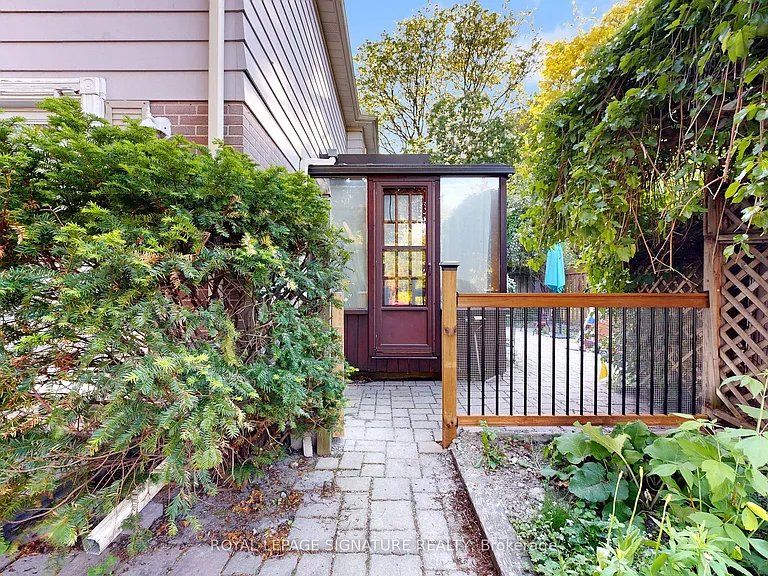 138 Garden Ave — Photo 2