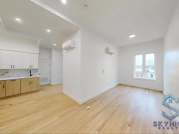 4th image of 897 New York Ave #3A