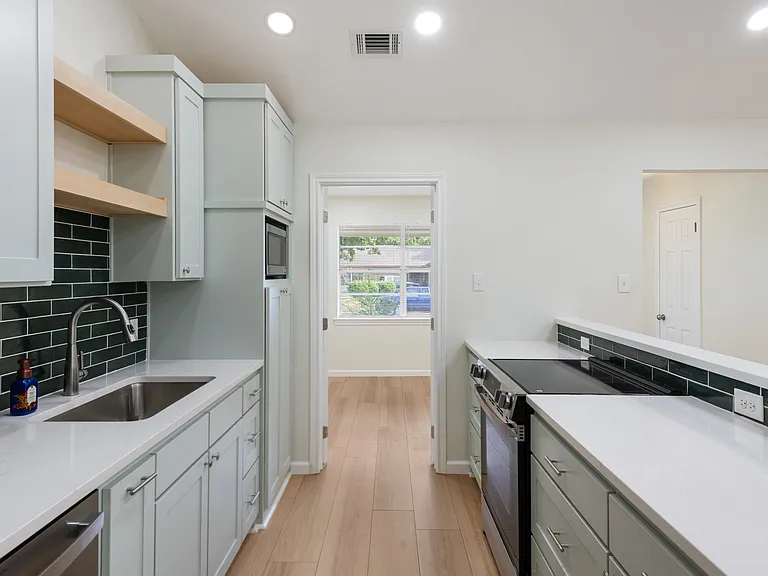 3418 Woodthrush Ln — Photo 4