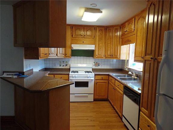 5th image of 814 Curtis Dr