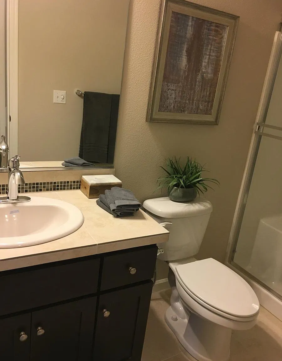 4 bed, 2100 sqft, $3,399 — Photo 4