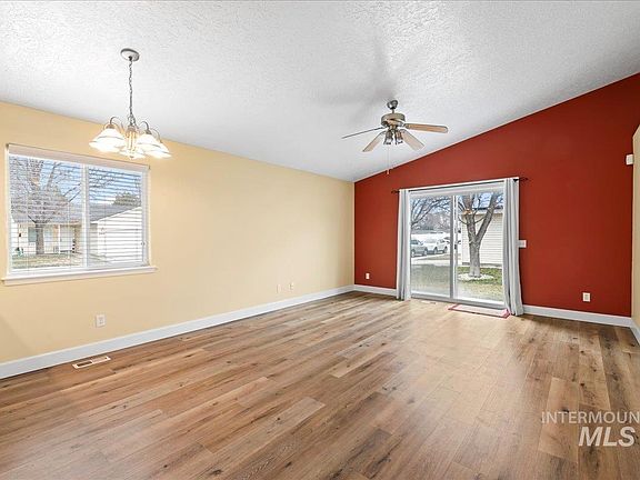 4th image of 804 E Cottage Ave