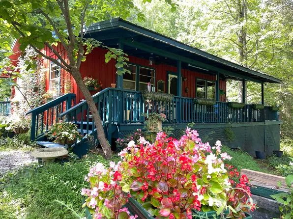 (undisclosed Address), Cosby, TN 37722