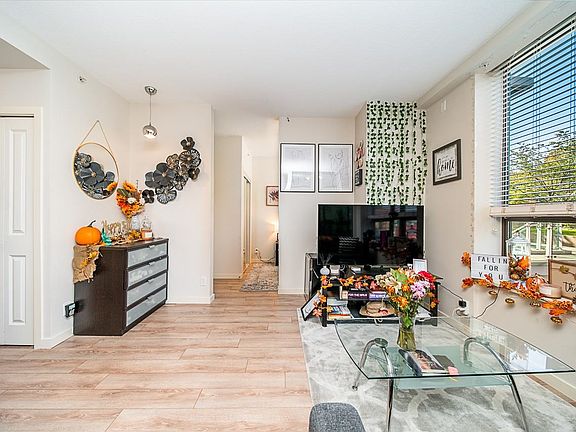 3rd image of 1068 Broadway W #205