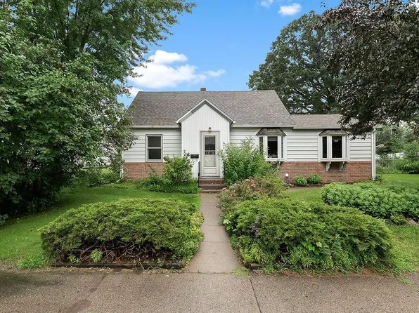 610 3rd St SW, Little Falls, MN 56345