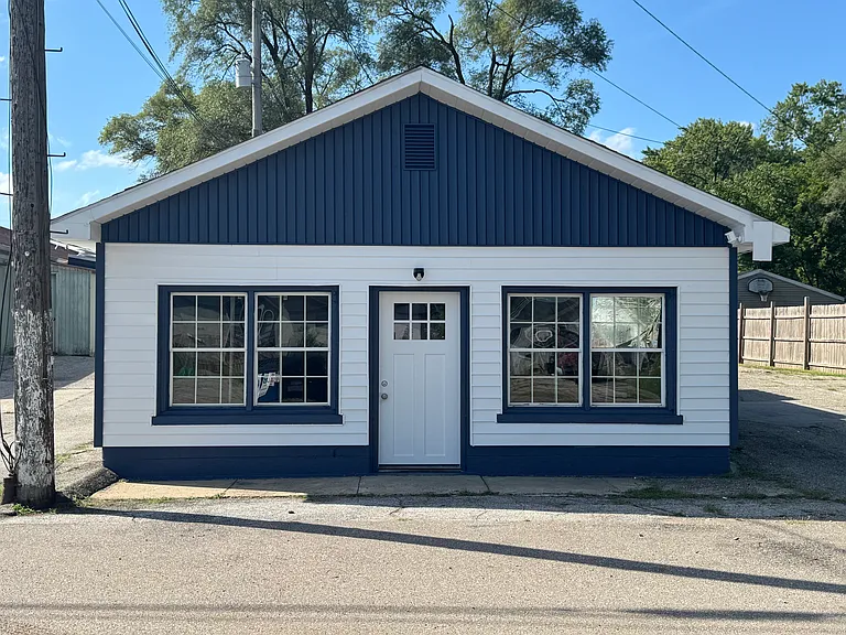 110 W Willow Dr #E — Photo 3