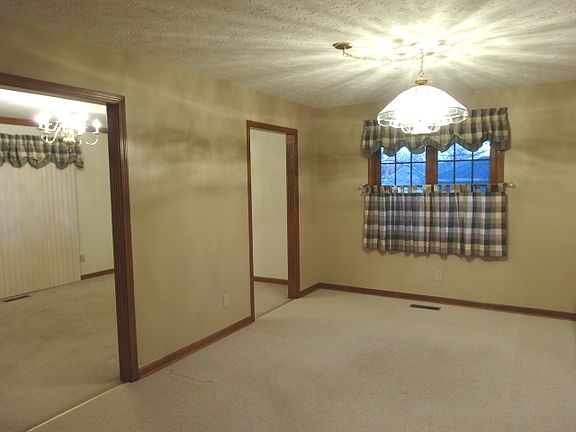 Breakfast Room adjoining Kit