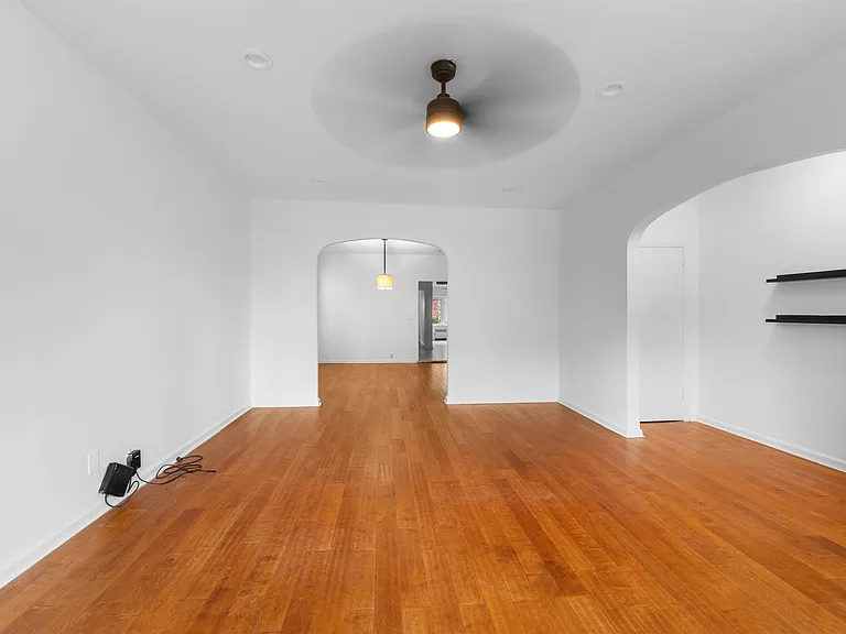 172 W 49th St #1 — Photo 3