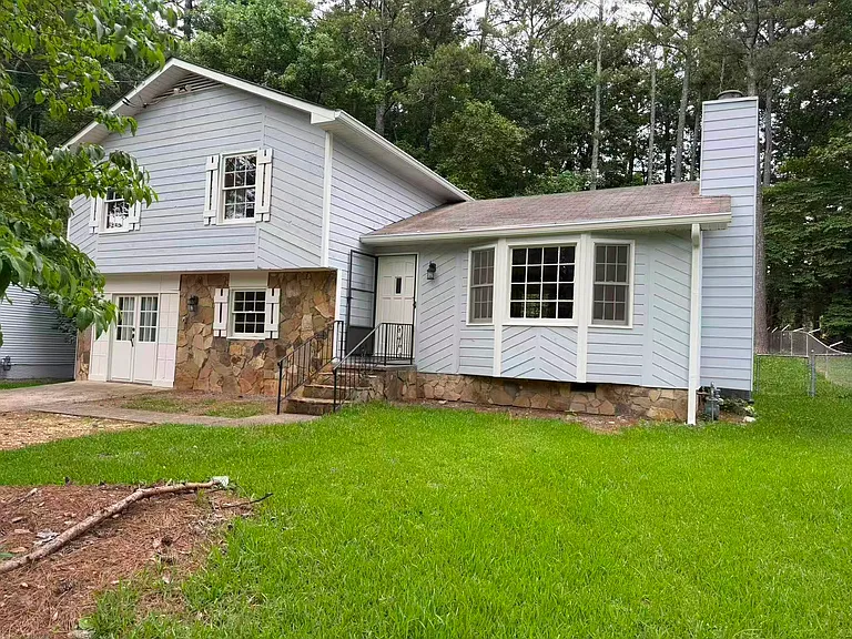 2998 Dover Dr — Photo 2