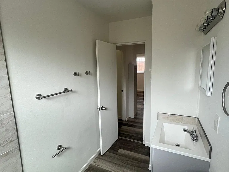 1029 Louisiana Blvd SE #C — Photo 16