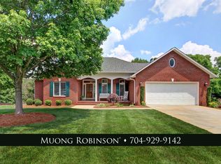 236 Thistle Ln, Statesville, NC 28625
