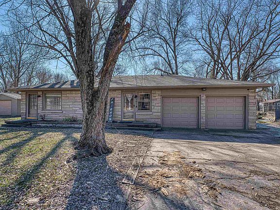4th image of 301 Yorkshire Dr