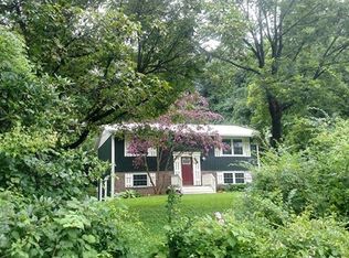 10 Ridgeway Dr, Flat Rock, NC 28731