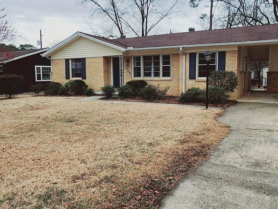 209 Knoll Crest Dr