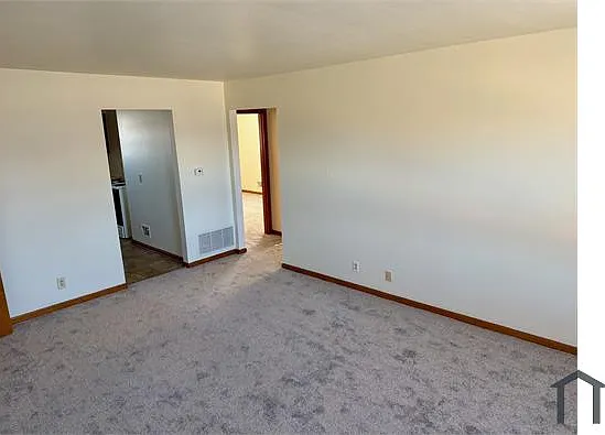 2 bed, 775 sqft, $1,045 — Photo 2