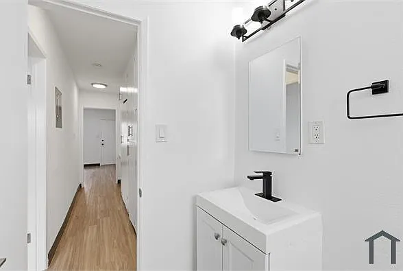 2301 S Ridgeley Dr #C — Photo 6
