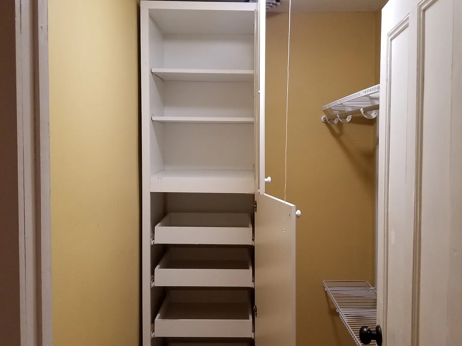 1105 Davis St — Photo 2