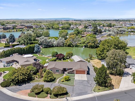 4th image of 939 S Laguna Drive