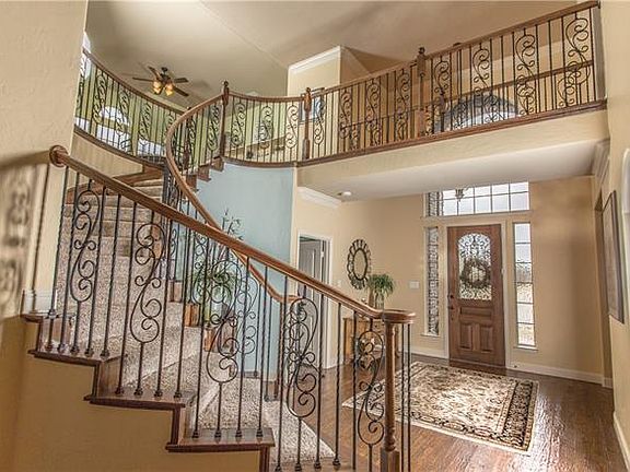 3rd image of 6741 Montwood Dr
