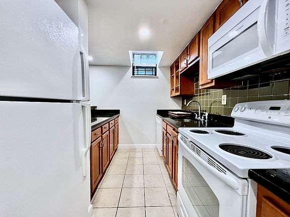 5th image of 104 Queensberry St APT 12