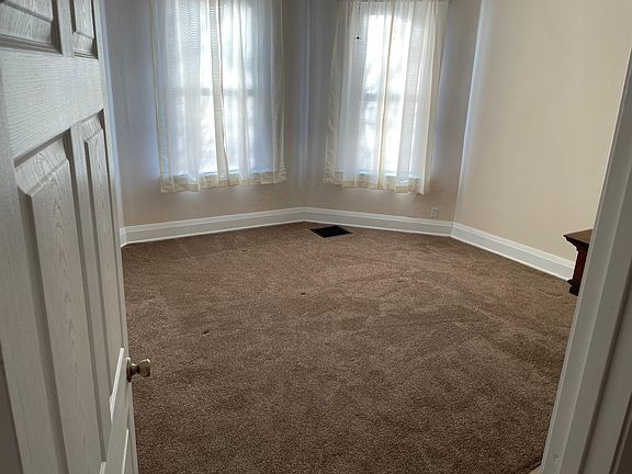 2nd image of 1135 17th St