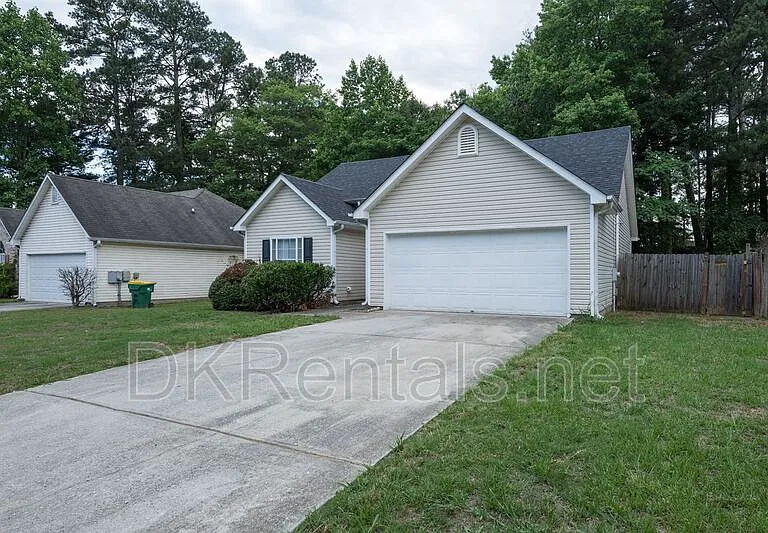 5689 Isleworth Way — Photo 3