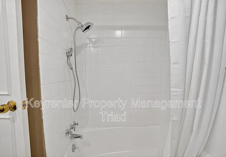 1101 N Elm St #104 — Photo 19