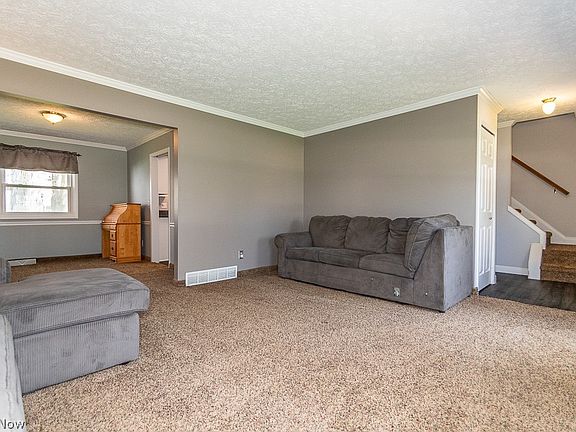 5th image of 419 Riverdale Dr