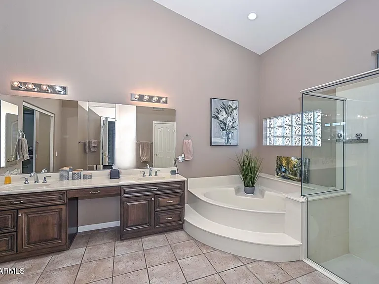 3171 N Palmer Dr — Photo 26
