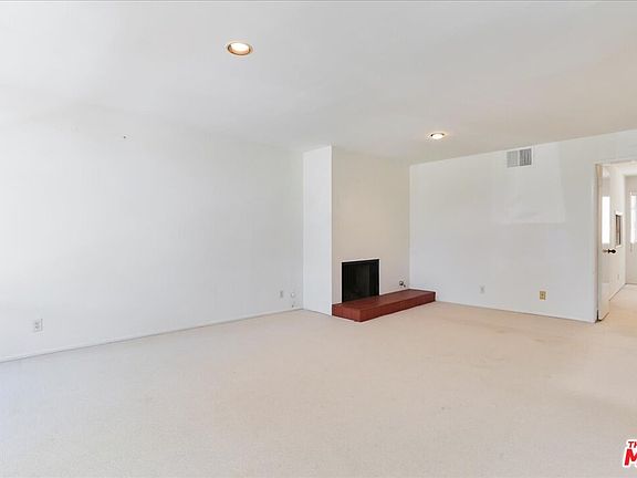 3rd image of 10923 Missouri Ave