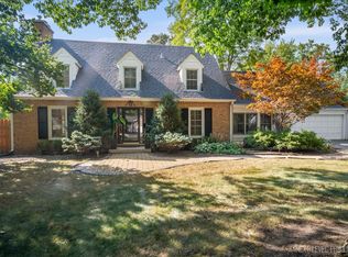 710 Peck Rd, Geneva, IL 60134