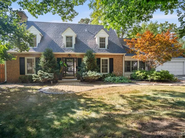 710 Peck Rd, Geneva, IL 60134